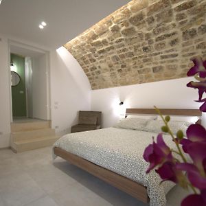 Camera grande con letto king size